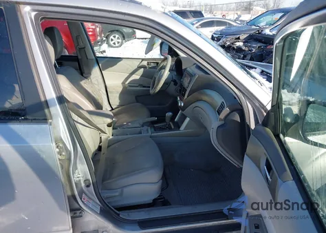 2010 Subaru Forester 2.5X Limited z USA, uszkodzony, nr VIN JF2SH6DC8AH717842